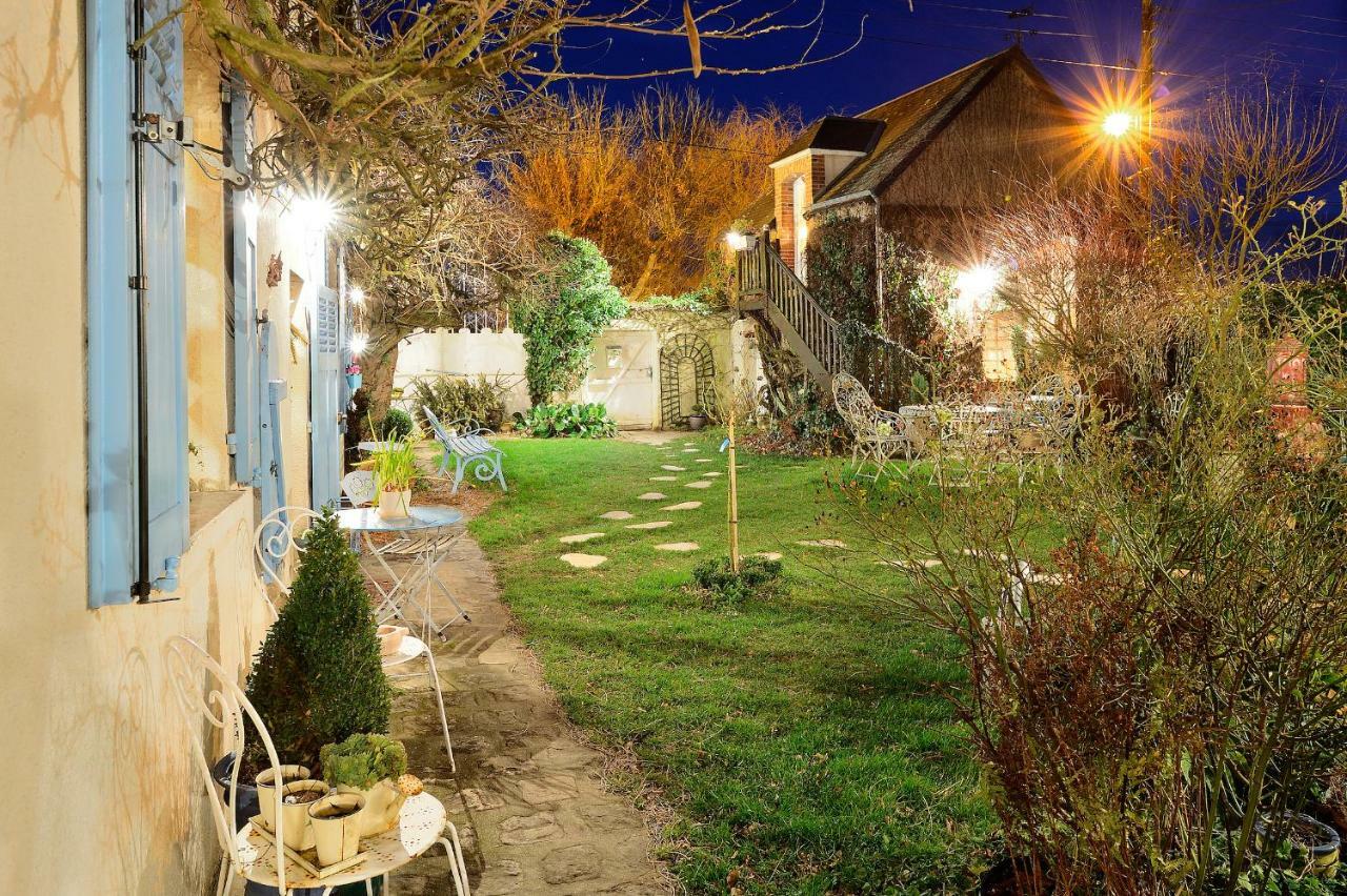 Maison D'Hotes A L'Ombre Bleue Mittainville Bagian luar foto